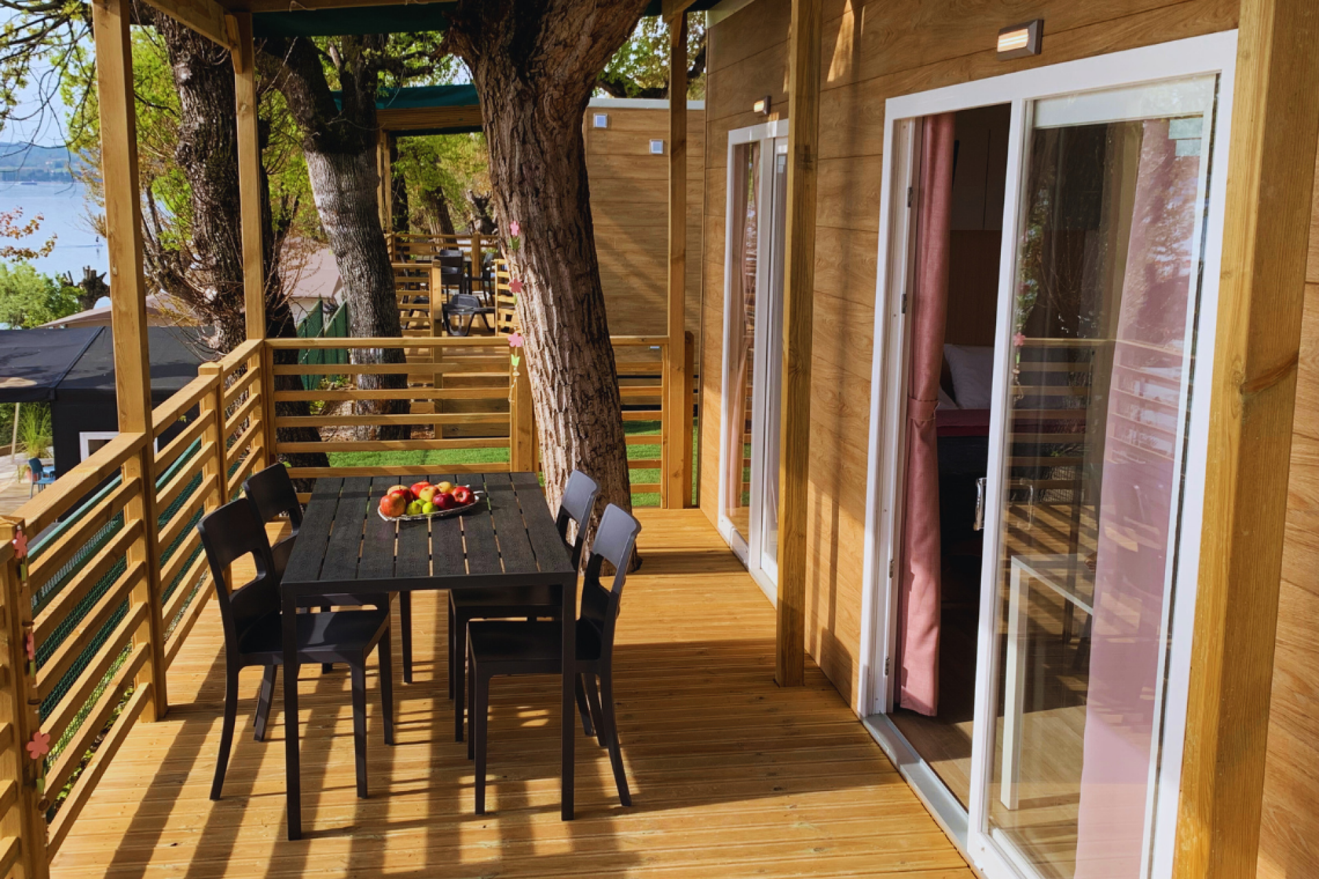 Casa Mobile Vista Lago Terrace cucina con lavastoviglie
