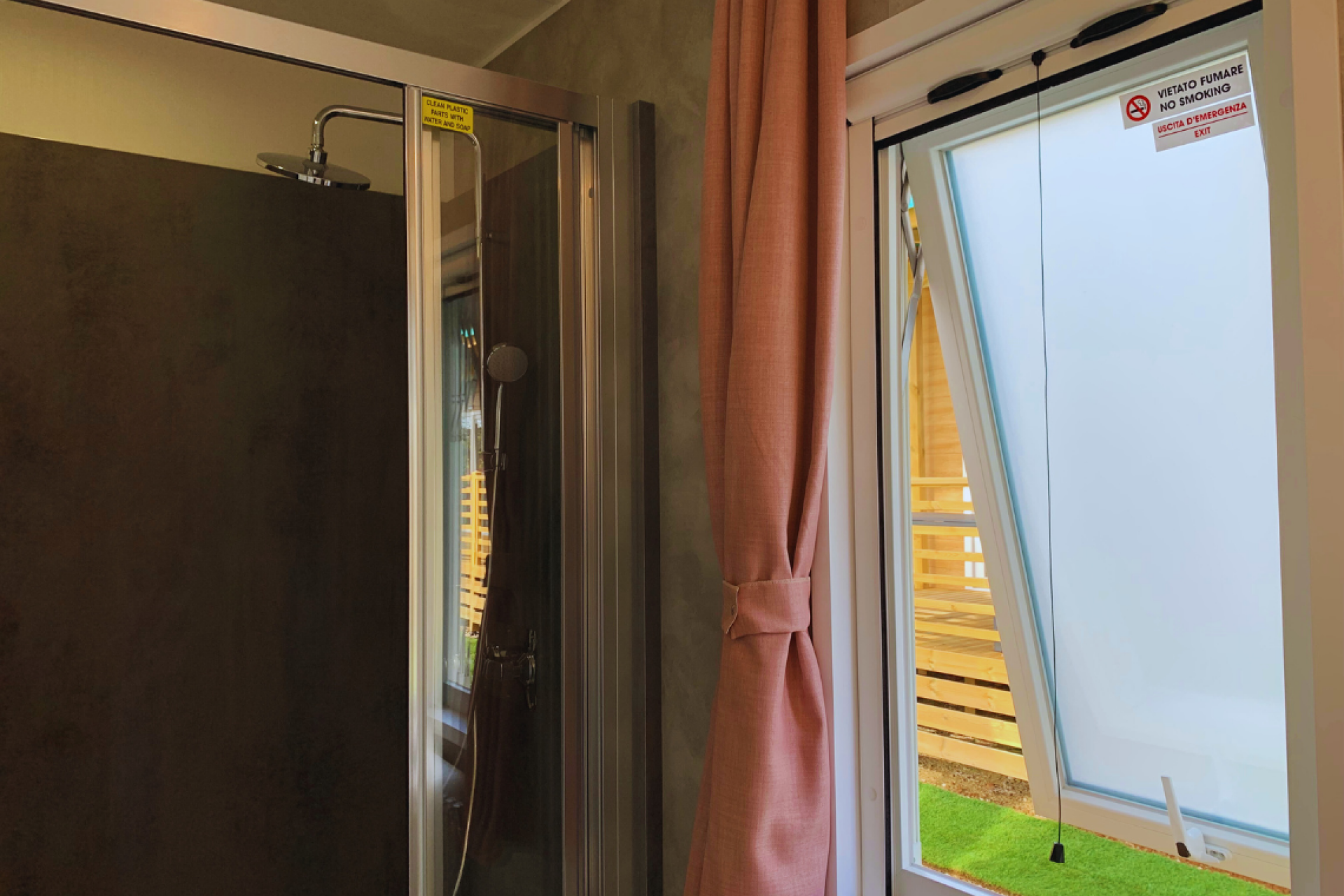 Casa Mobile Vista Lago Terrace veranda coperta con vista sul lago di Garda